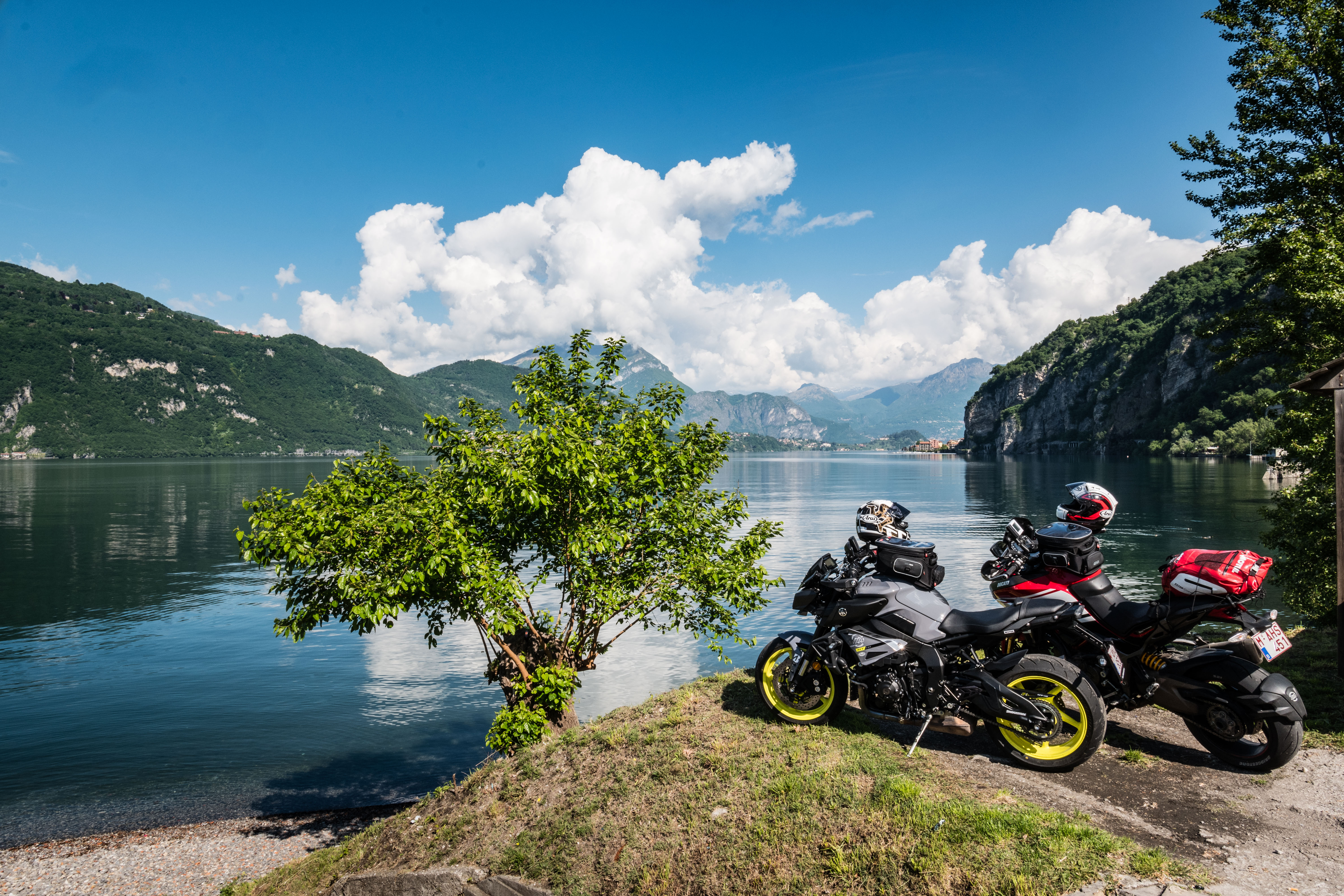 Admiring the Como lake before heading to the Alps.